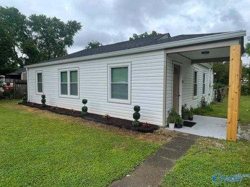 702 9th St Nw, Huntsville, AL, 35805-2752 | Card Image