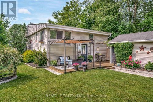 18 Armstrong Ave, Nestleton Station, ON, L0B1L0 | Card Image