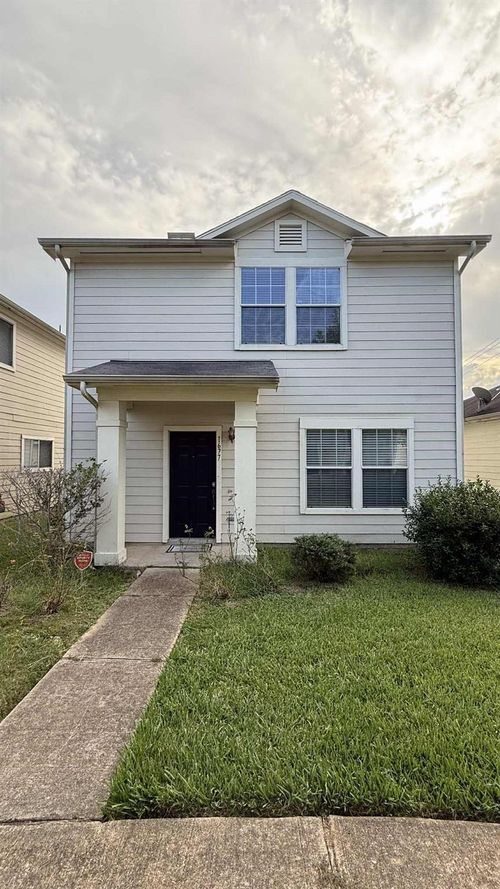 1677 Nichole Woods Dr, Houston, TX, 77047-4487 | Card Image