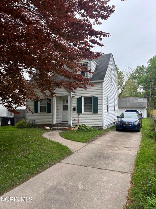 933 Searles Rd, Toledo, OH, 43607-2747 | Card Image