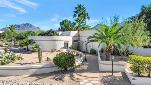 9447 E Calle De Valle Dr, Scottsdale, AZ, 85255-4355 | Card Image