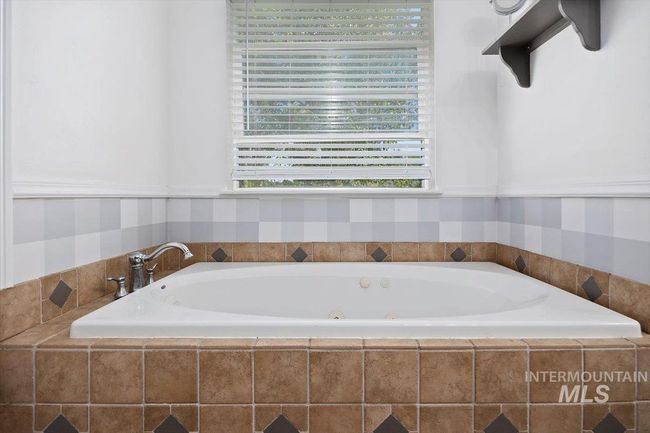2123 E 3970 N, House other with 4 bedrooms, 3 bathrooms and 2 parking in Filer ID | Image 23