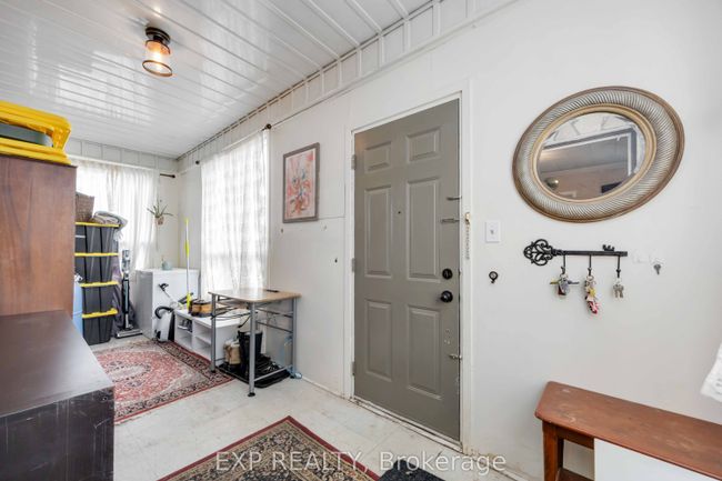 39 Rowntree Ave, House other with 2 bedrooms, 1 bathrooms and 1 parking in Toronto ON | Image 4