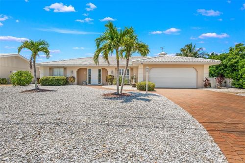 614 Gladstone Ln, HOLMES BEACH, FL, 34217-1222 | Card Image