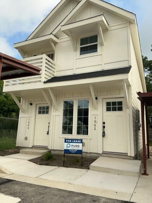 1002-2002 W 2nd St, Taylor, TX, 76574-2550 | Card Image