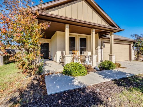 174 Salt Springs Rd, Kyle, TX, 78640-2716 | Card Image