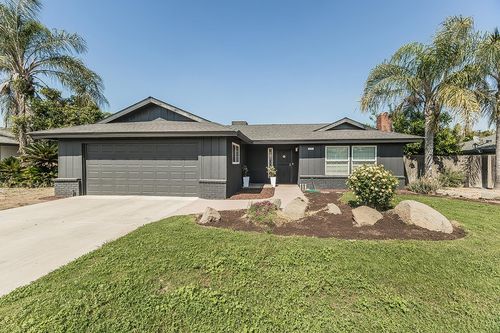 714 E Ann Dr, Reedley, CA, 93654-2202 | Card Image