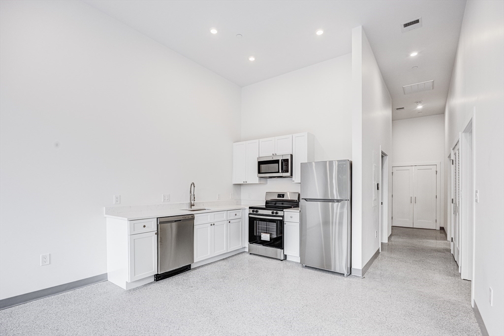 Residential Lease in Lowell 4