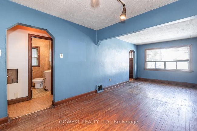 331 Lumsden Ave, House other with 3 bedrooms, 1 bathrooms and 1 parking in East York ON | Image 5