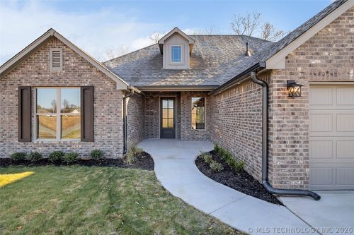13601 N 58th East Ave, Collinsville, OK, 74021 | Card Image
