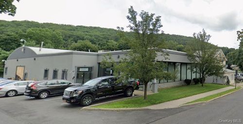 17 Washington Ave, Suffern, NY, 10901-4623 | Card Image