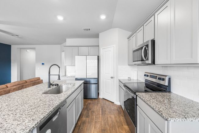 204 Hunter Loop, House other with 3 bedrooms, 2 bathrooms and null parking in Bertram TX | Image 4