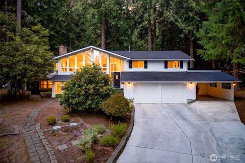 16224 195th Pl Ne, Woodinville, WA, 98077-9453 | Card Image