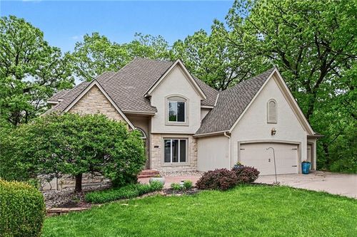 5529 Sleepy Hollow Rd, Parkville, MO, 64152-4392 | Card Image