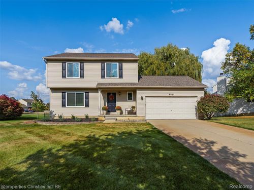 8951 Posey Dr, Whitmore Lake, MI, 48189-9479 | Card Image