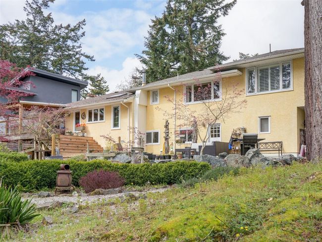 3935 Tudor Ave, House other with 4 bedrooms, 3 bathrooms and 1 parking in Saanich BC | Image 25