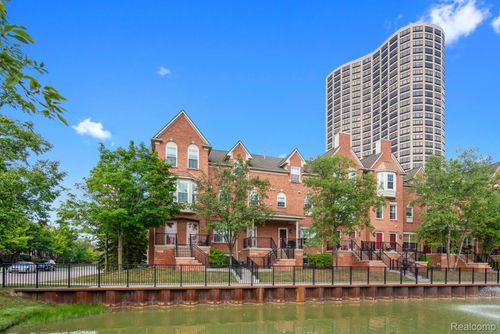 20072 Rodeo Ct, Southfield, MI, 48075-1283 | Card Image