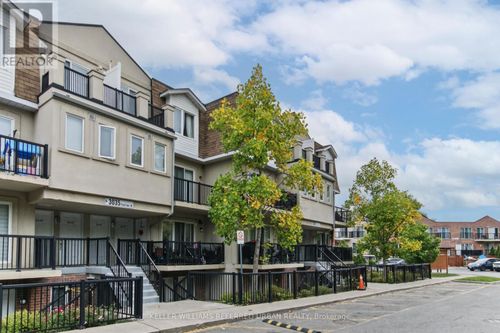 2016-3035 Finch Avenue W, Toronto (Humbermede), ON, M9M0A3 | Card Image