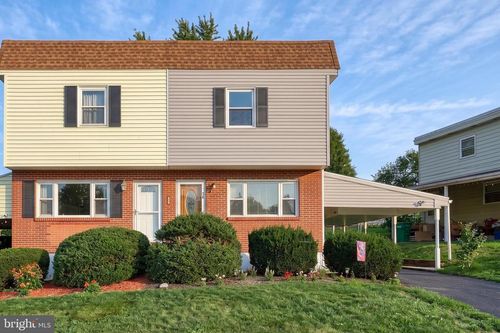 10 W Glenwood Dr, CAMP HILL, PA, 17011 | Card Image
