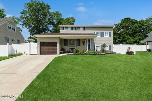 60 Mercury Cir, South Amboy, NJ, 08879-2413 | Card Image