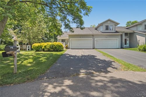3628 Black Brant Dr, Liverpool, NY, 13090-1074 | Card Image