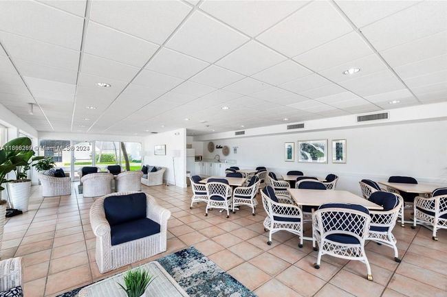 APT-810 - 2625 Collins Ave, Condo with 1 bedrooms, 2 bathrooms and null parking in Miami Beach FL | Image 21