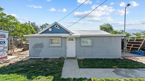 68 Val Monte St, Banning, CA, 92220 | Card Image