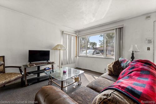 22030 Dante St, Oak Park, MI, 48237-2856 | Card Image