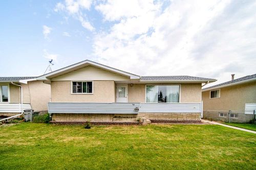 718 7 Avenue, Wainwright, AB, T9W1C1 | Card Image