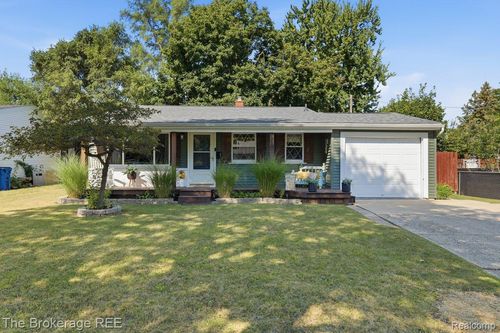 710 Tamarac Dr, Davison, MI, 48423-1943 | Card Image