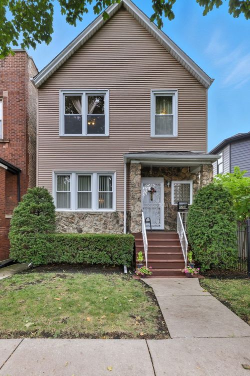 2736 N Monticello Ave, Chicago, IL, 60647-1132 | Card Image