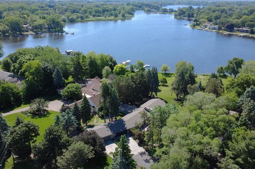 2205 Long Lake Rd, New Brighton, MN, 55112-5271 | Card Image