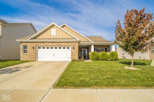 16592 Branham Dr, Fishers, IN, 46040-8301 | Card Image