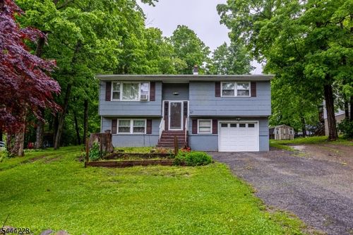 67 Cedar Tree Dr, Highland Lakes, NJ, 07422-1035 | Card Image