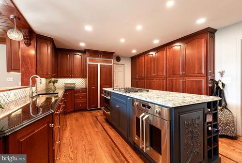 9 Tree Farm Ct, GLEN ARM, MD, 21057-9109 | Card Image