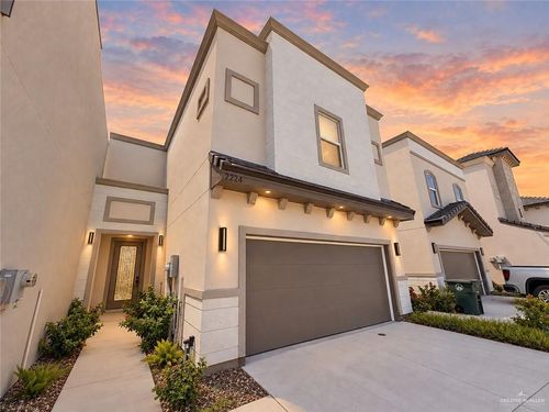 2224 Corales St, Mission, TX, 78573-8514 | Card Image