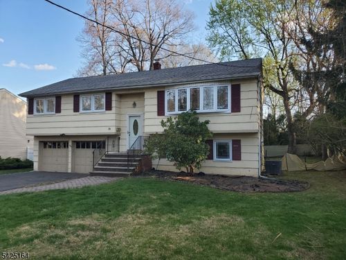74 E Mcclellan Ave, Livingston, NJ, 07039-1333 | Card Image