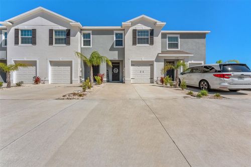33105 Major Oak Dr, Wesley Chapel, FL, 33545-3286 | Card Image