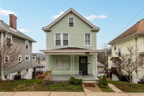 215 Center Ave, Greensburg, PA, 15601-1922 | Card Image