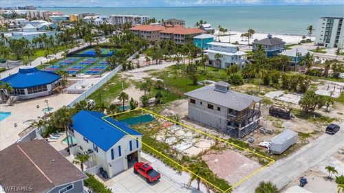 122 Gulfview Ave, FORT MYERS BEACH, FL, 33931-3930 | Card Image