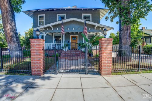 2124 20th St, Bakersfield, CA, 93301-3711 | Card Image