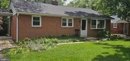 660 Groff Ave, ELIZABETHTOWN, PA, 17022-2825 | Card Image