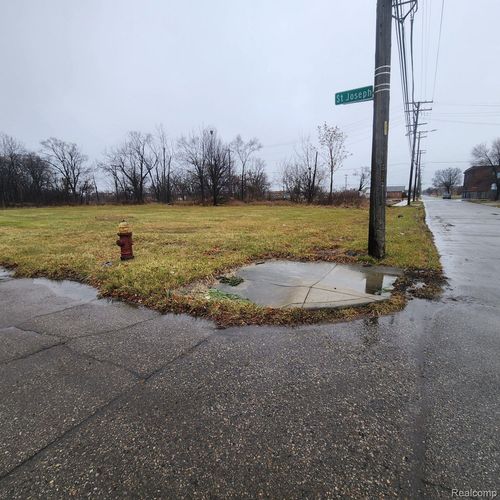 2206 Saint Joseph St, Detroit, MI, 48207-1443 | Card Image