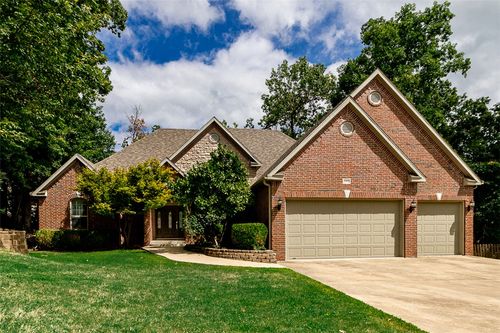 1303 Ne Fairwinds Dr, Bentonville, AR, 72712-9155 | Card Image