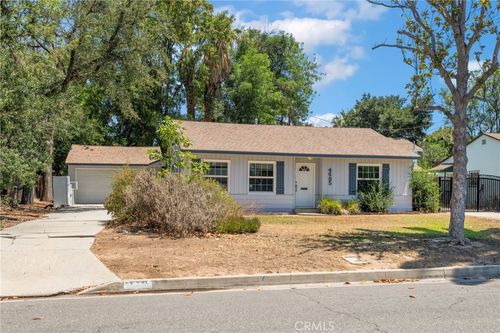 4685 Linwood Place, Riverside, CA, 92506 | Card Image