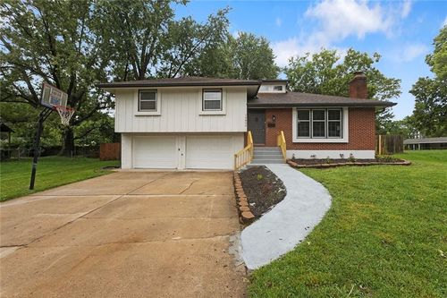 10805 E 65th St, Raytown, MO, 64133-5324 | Card Image