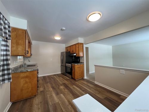 2043 Ellwood Avenue, Berkley, MI, 48072 | Card Image