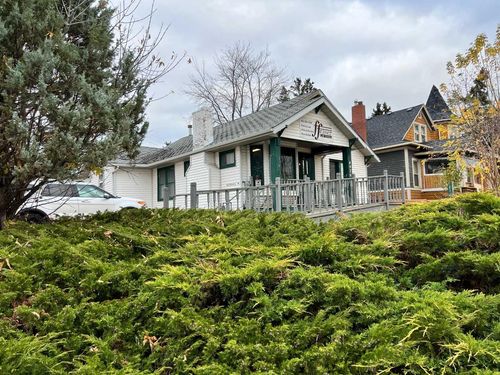 {{alt}} | Card Image