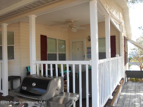 8305 Weatherford Ave, BROOKSVILLE, FL, 34613-5835 | Card Image