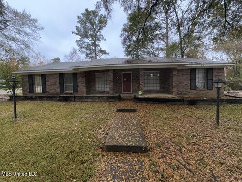 946 N Valley Falls Rd, Jackson, MS, 39212-4534 | Card Image
